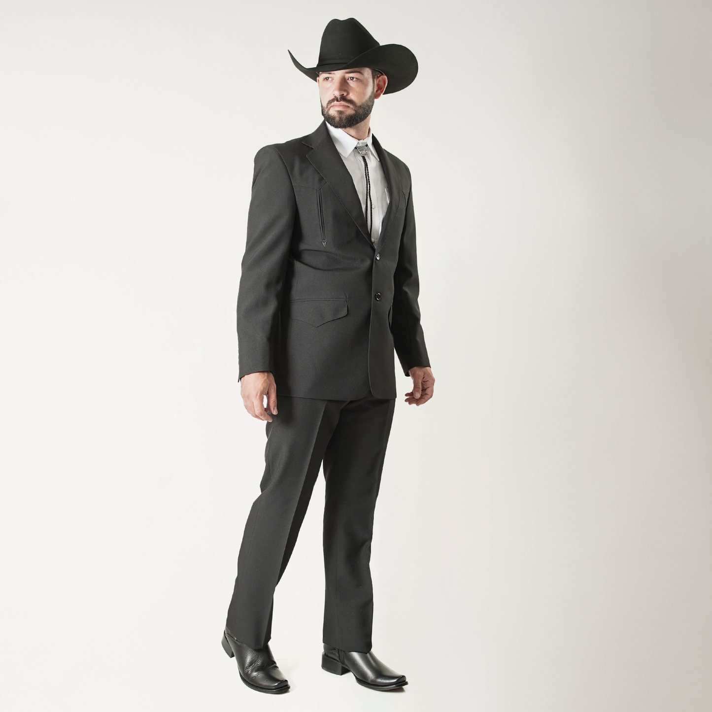 NGP-101 Traje Negro Liso Poliéster