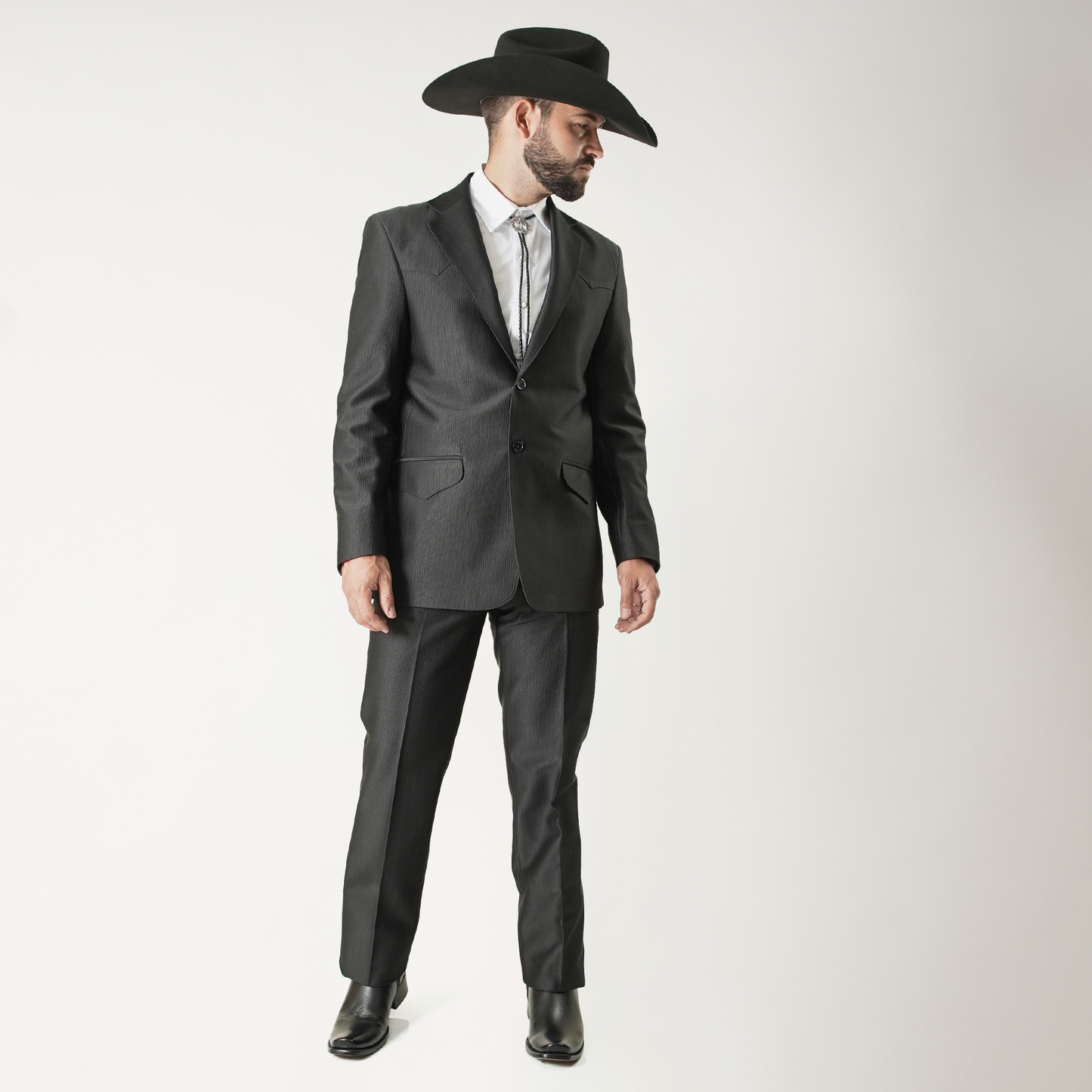 NG-101 Traje Negro Royal Liso