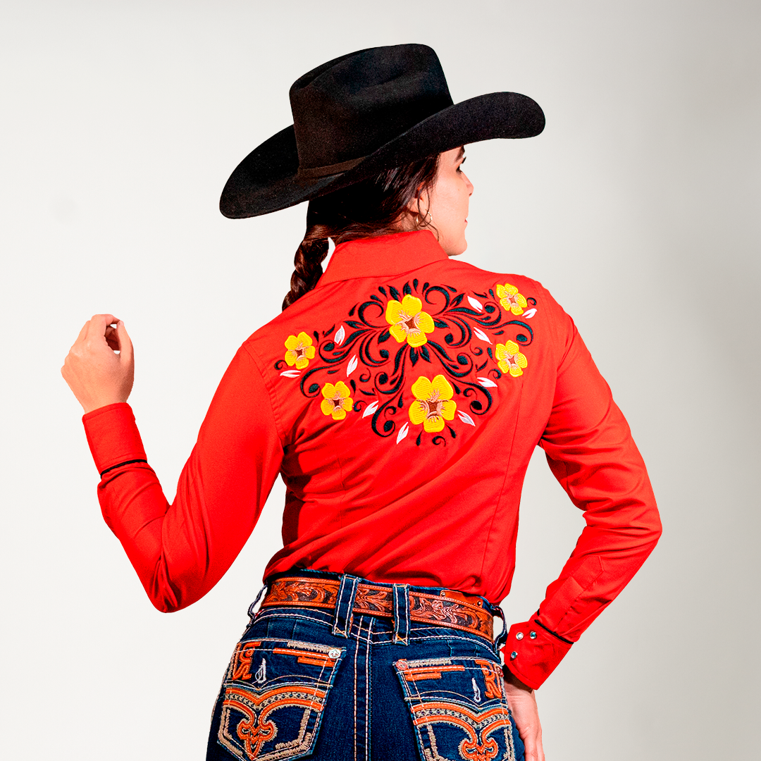 CAMISA ROJA BORDADO BOTAS