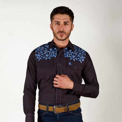 CAMISA NEGRA  BORDADO PISTOLAS