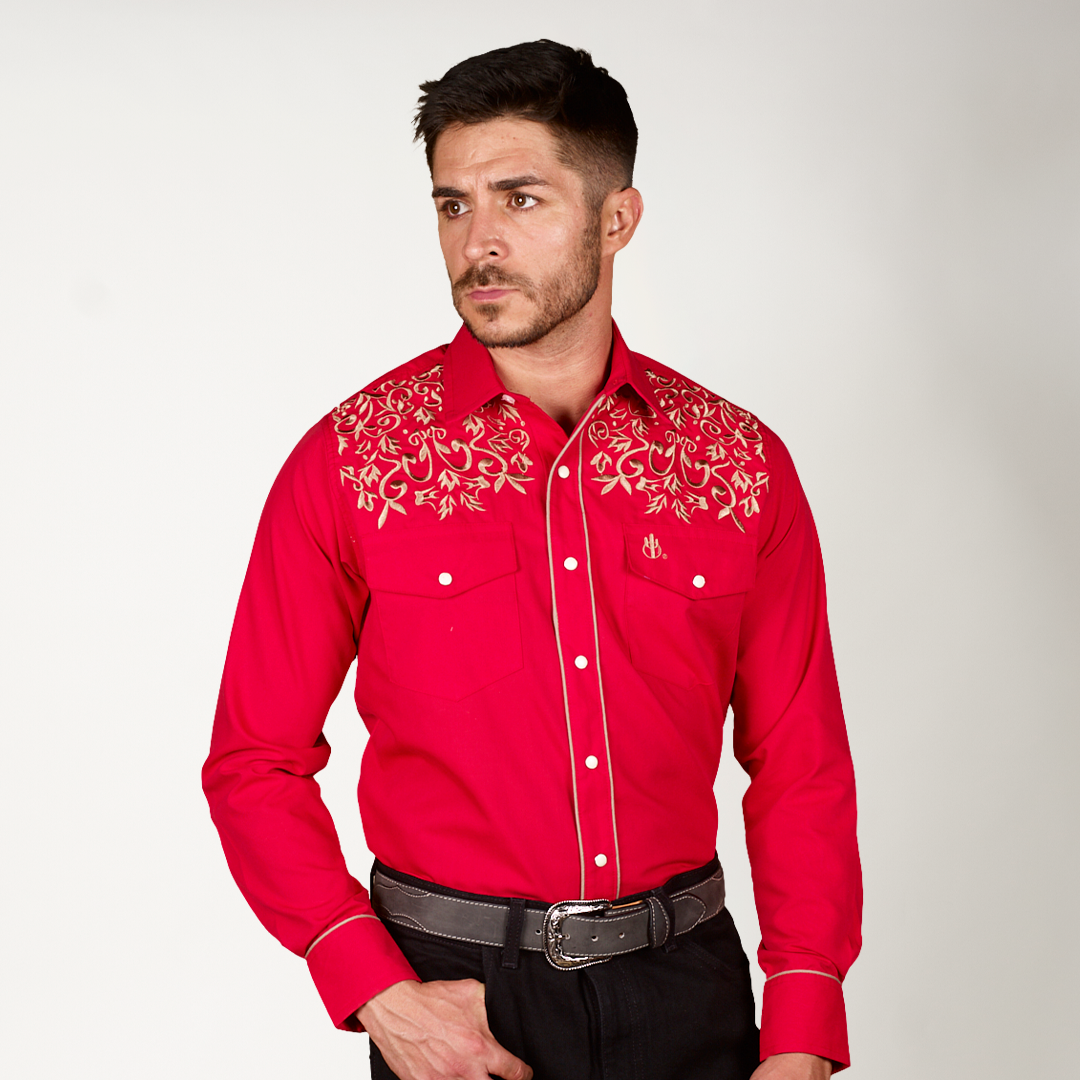 CAMISA ROJA BORDADO PISTOLAS