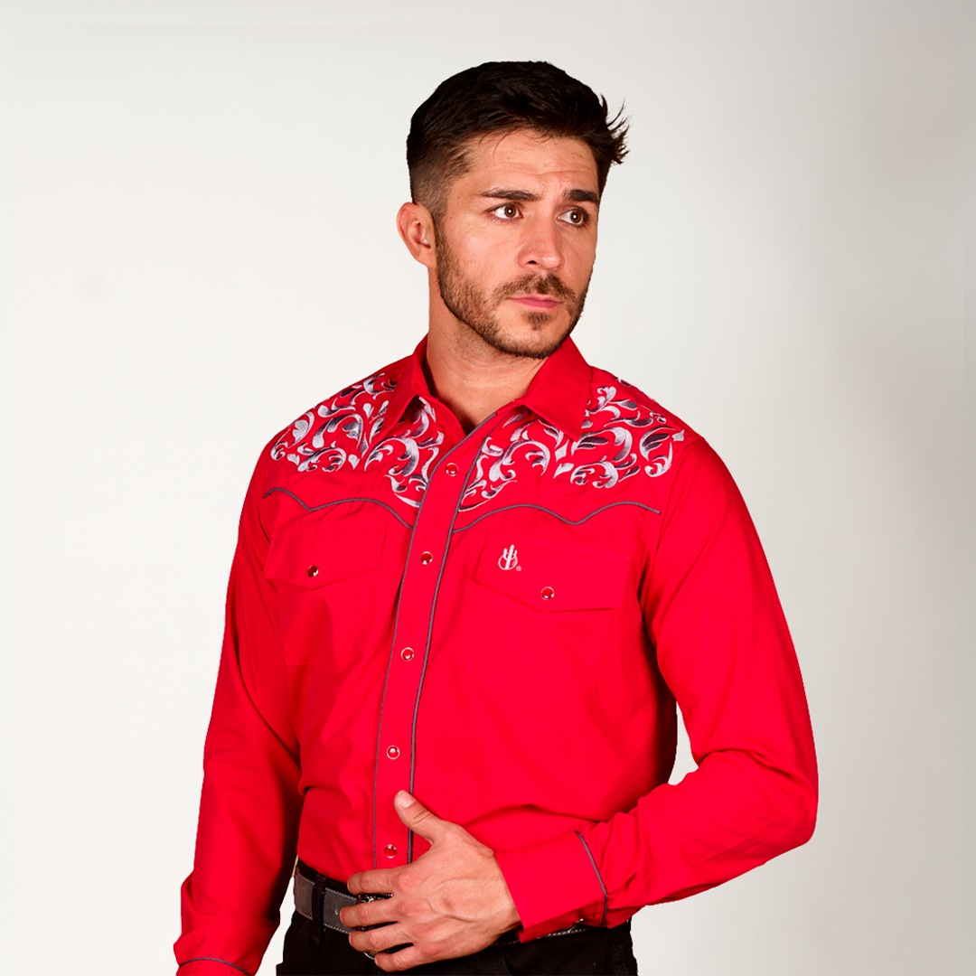 CAMISA ROJA BORDADO CRANEO
